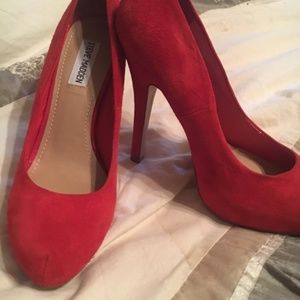 Steve Madden red platform suede/leather pumps